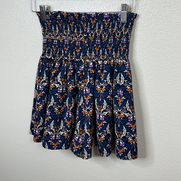 JOY JOY Blue OLIVIA Print Smocked Shorts, NWT - Picture 4 of 10
